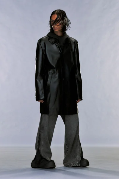 Look 43